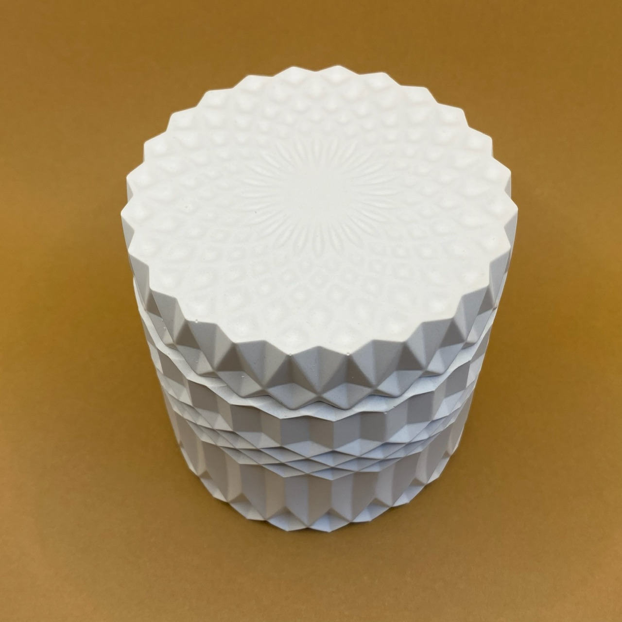 Dóza s víčkem – ornamentální design